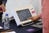 Llama AMLO al INE a implementar votación electrónica para mexicanos en el extranjero