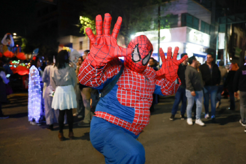 Catrinas, catrines, superhéroes, figuras míticas y mucho más formaron parte de lo que se vivió en una edición más