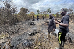 Explosión de refinería ilegal deja 18 muertos en Nigeria