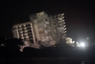 Derriban parte restante de edificio desplomado en Miami