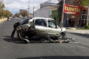 Tres personas lesionadas por accidente en carretera del Pacífico