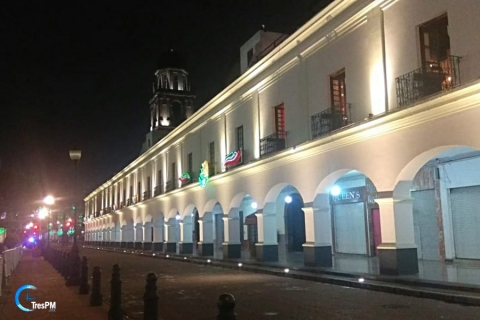 Con la plaza vacía Grito de independencia en Toluca