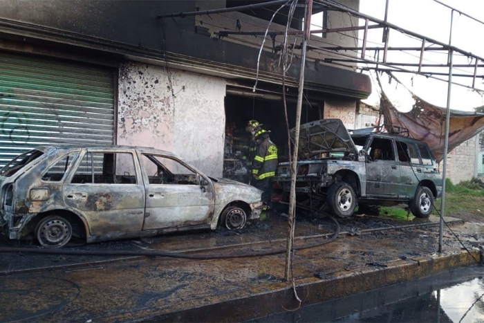 Incendio de pipa provoca alarma en San Pablo Autopan