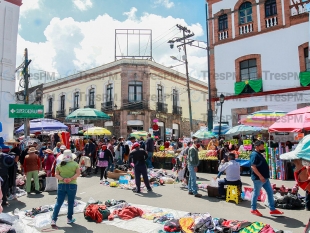 Tianguistas exigen reactivar economía en Tianguistenco