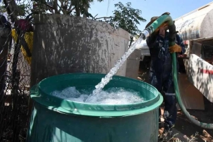 La misma sanción aplicaría a quien distribuya o suministre agua potable mediante pipas u otro medio