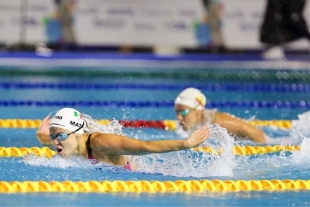 María Mata gana oro en natación y rompe récord en Centroamericanos 2023