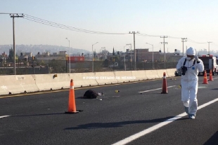 Asesinan a chofer para robarse camión con bocinas