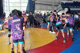 El profesor Fernando Ayala, encargado de la preparación del equipo, fue pieza clave en este exitoso desempeño