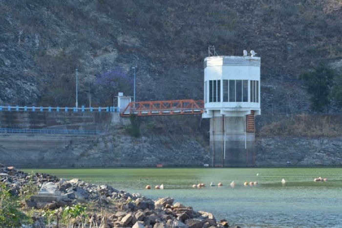 Monitorean presa de Valle de Bravo para evitar descargas de aguas negras