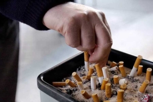 Nueva Zelanda aplica veto permanente al tabaco para jóvenes