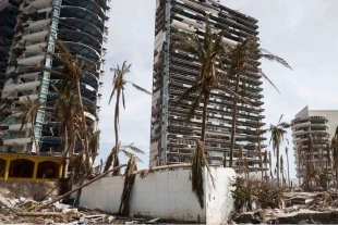 AMLO prevé que en marzo-abril de 2024 estén rehabilitados 35 hoteles en Acapulco