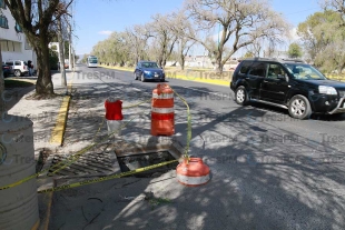 Continúa el robo de coladeras en calles de Toluca