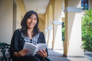 Karla Bernal, egresada UAEMéx, obtuvo la beca Chevening para estudiar en Reino Unido