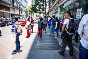 Con muchas medidas de sanidad, reabren comercios toluqueños