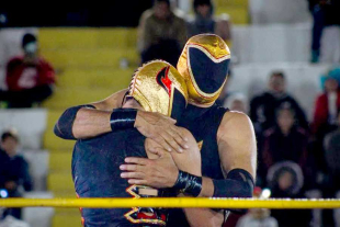 La apuesta más alta de la noche se vivirá en el duelo de cabellera contra cabellera.