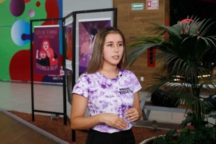 Exponen universitarias “Miradas Violetas”, muestra gráfica crítica sobre los estereotipos en medios de comunicación