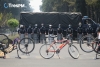 Más de 100 granaderos para contener manifestación pacífica de ciclistas