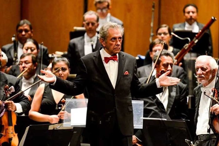 Enrique Bátiz se formó en la Juilliard Scholl de Nueva York