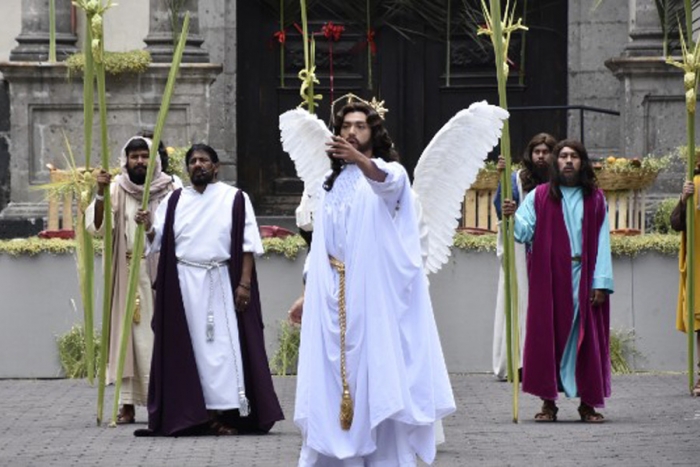 Representan Pasión de Cristo sin público