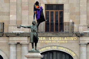 Legismex denunció penalmente a feministas por destrozos del 8M