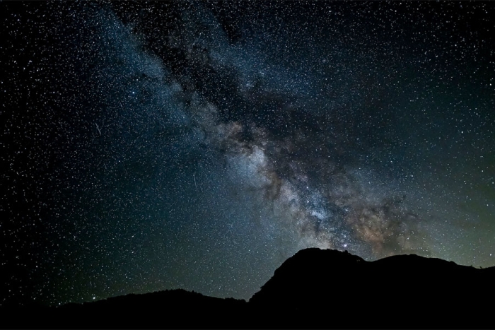 El Ladrillo: una desconcertante región de la Vía Láctea que aloja hielo de monóxido de carbono