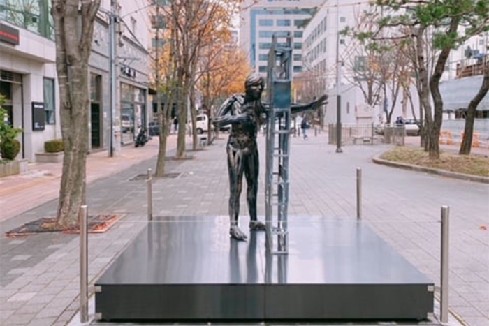 ¡Ya llegó! escultura de Fernando Cano adorna Suwon, ciudad hermana de Toluca