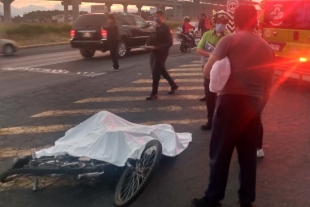 Arrollan a ciclista en Avenida Las Torres en Toluca.