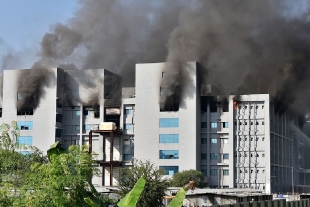 Deja cinco muertos incendio en fábrica de vacunas