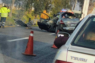 Conductores que transitaban por la zona solicitaron el apoyo de los cuerpos de emergencia.