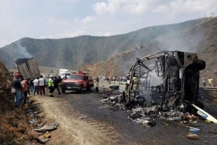 21 muertos dejó accidente en autopista de Veracruz