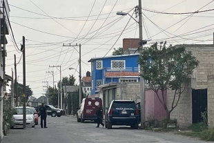 Vecinos reportaron un vehículo Volkswagen abandonado