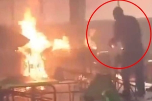 Este hombre fue detenido por votantes en el lugar de los hechos