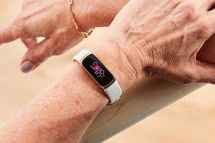 Nueva Fitbit Luxe: la pulsera para amantes de la moda