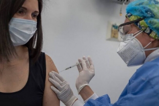 Abren registro para vacunación de 50-59