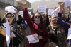 Mujeres de Afganistán protestan para exigir derechos