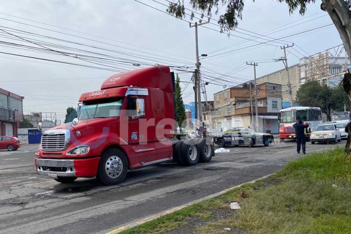 Atropellan a un hombre en triciclo en San Lorenzo Tepaltitlan