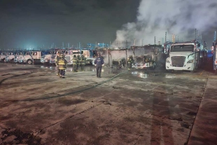 Tras varias maniobras, el incendio fue sofocado y la zona quedó bajo resguardo de las autoridades