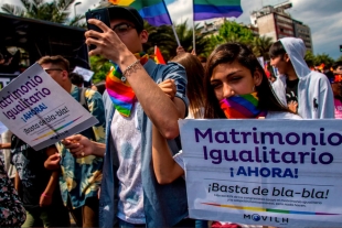 Chile aprueba matrimonios igualitarios