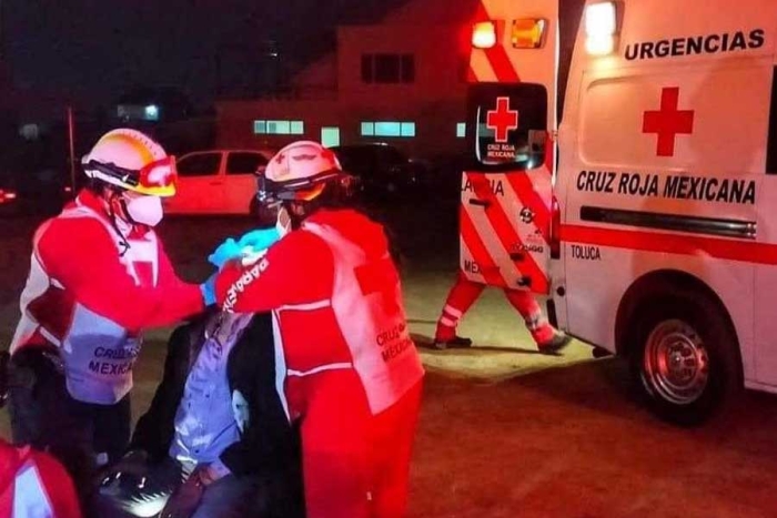 Explosión de juegos pirotécnicos en Toluca deja dos lesionados