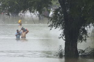 Lluvias detienen clases virtuales en Tabasco