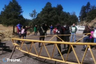 Cientos de personas llegan al Xinantécatl para disfrutar de un poco de nieve