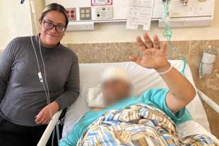 Durante la cirugía, que duró en promedio 3 horas y media, el paciente permaneció consciente y fue evaluado en tiempo real por especialistas.