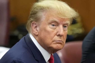 Trump regresa a tribunales en juicio por difamación, tras sus victorias en las primarias republicanas