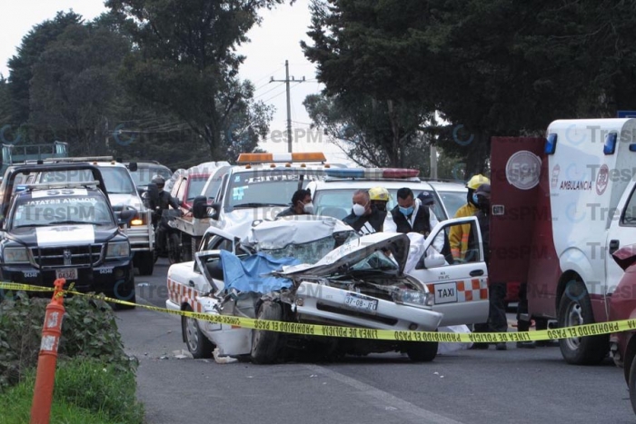 Mortal accidente en la Toluca-Zitácuaro; muere un taxista