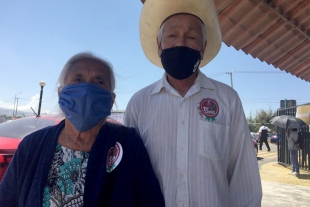 Vacuna contra COVID-19 da esperanza a adultos mayores