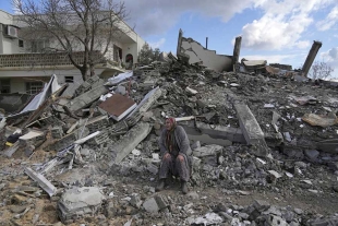 Nuevo sismo en Turquía derriba más construcciones; hay 1 muerto