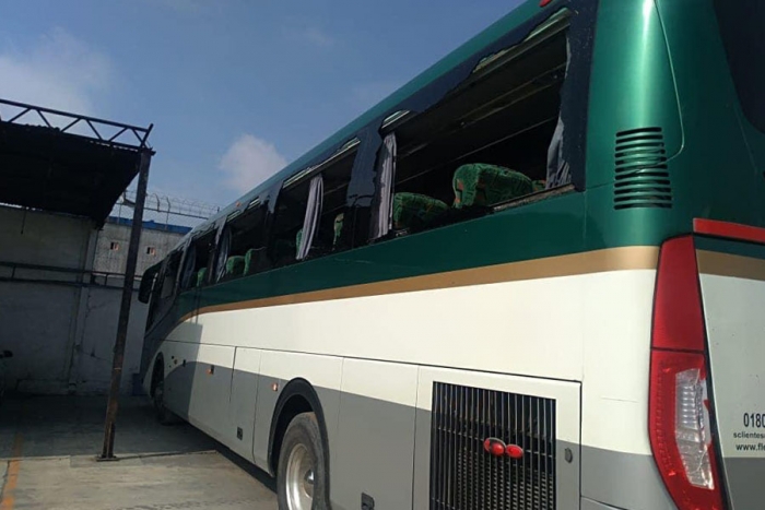 Destrozos y saqueos, dejan normalistas de Tenería en centrales de autobuses