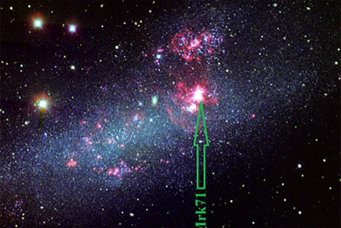 Una galaxia guisante verde muestra cómo se iluminó el universo primigenio