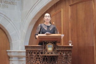 Azucena Cisneros llama al GEM a regularizar entrega de actas de defunción