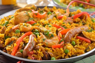 Diferencias y semejanzas entre arroz a la tumbada y paella